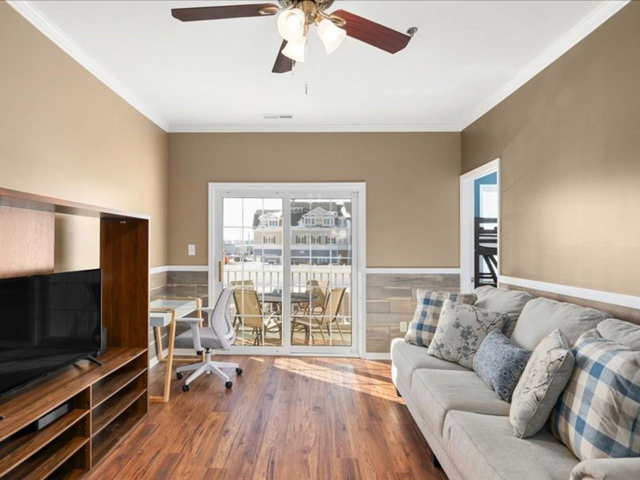 35552 E Atlantic Cir - Photo 3 of 29
