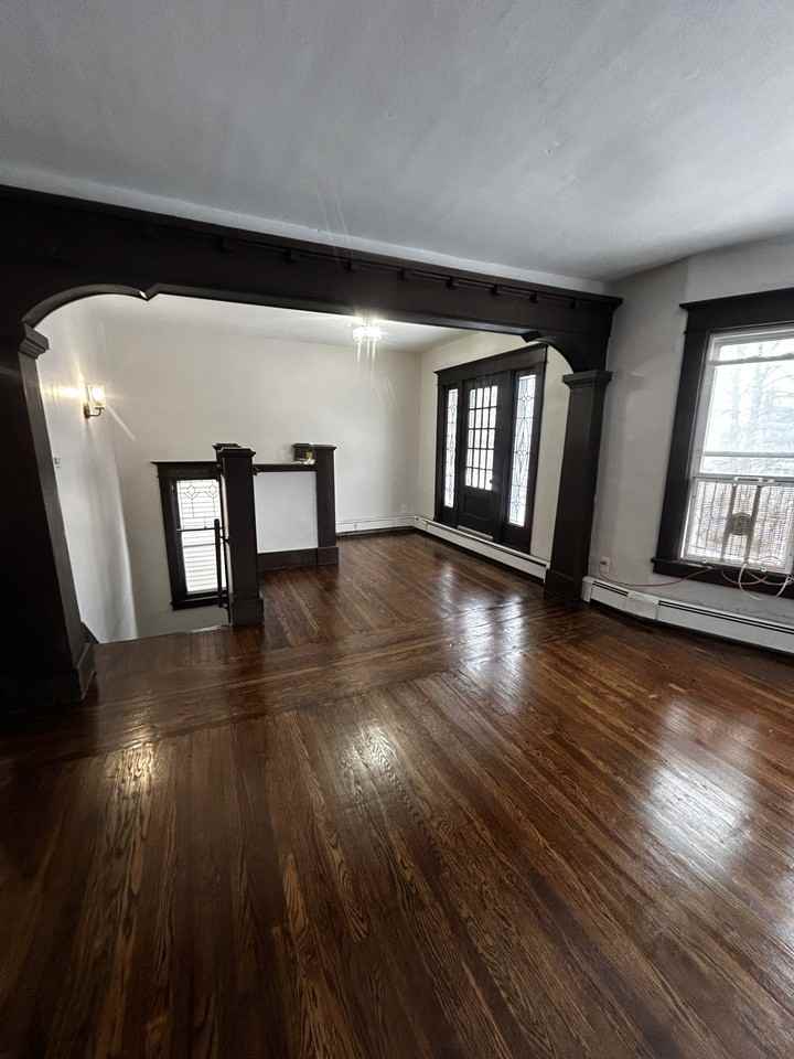 62 Roanoke Pkwy - Photo 2 of 12