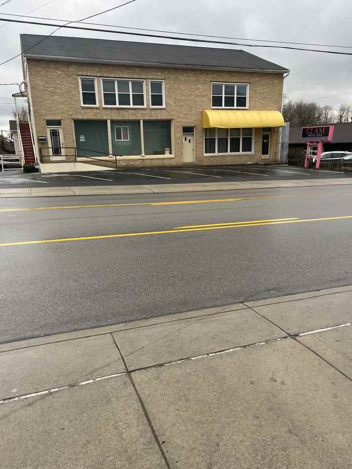 1422 E State St #NA - Photo 2 of 15