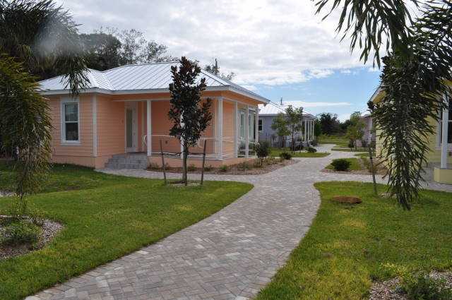 1440 Ne Dixie Hwy - Photo 3 of 5