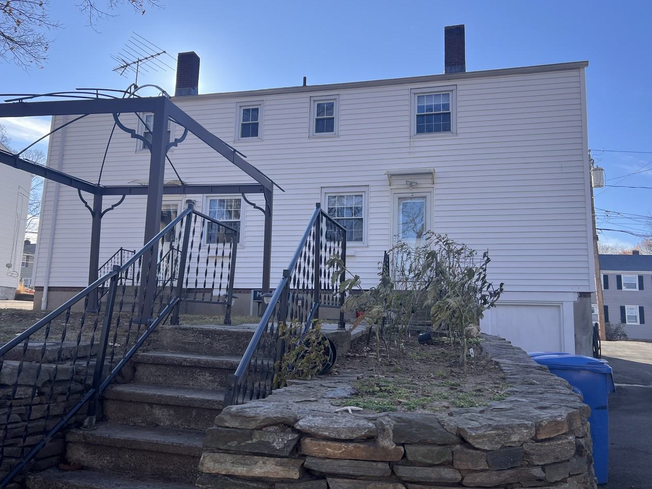 161 Pennsylvania Ave - Photo 6 of 19