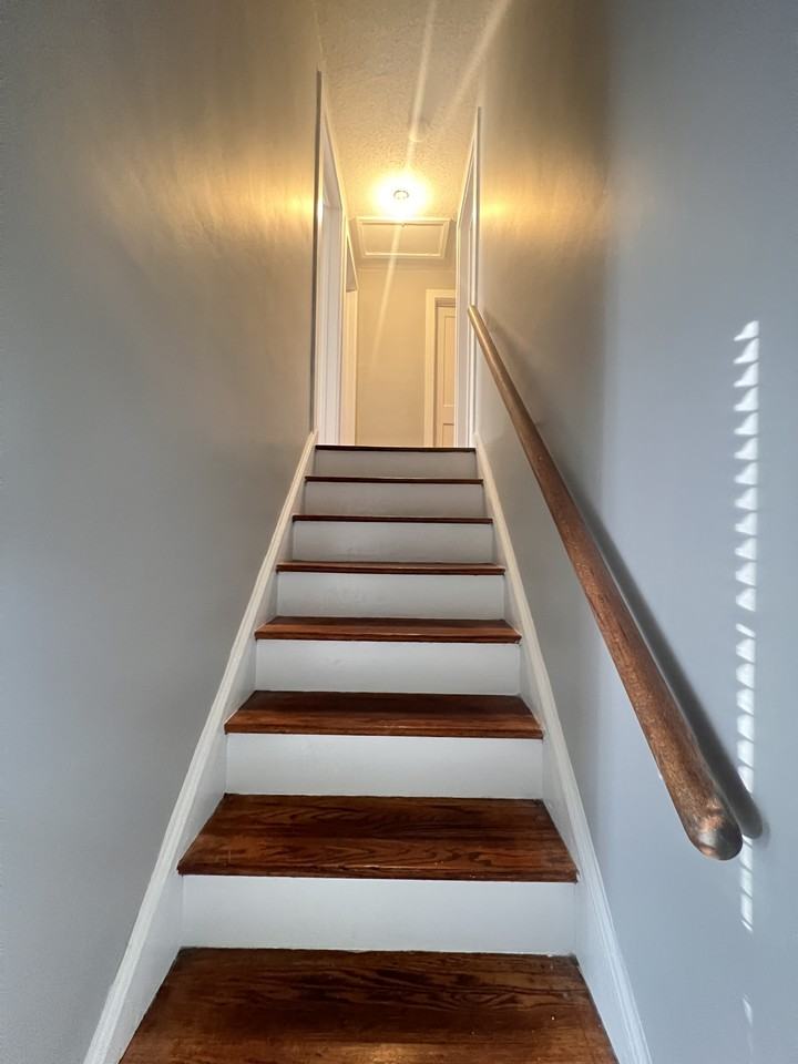 161 Pennsylvania Ave - Photo 7 of 19