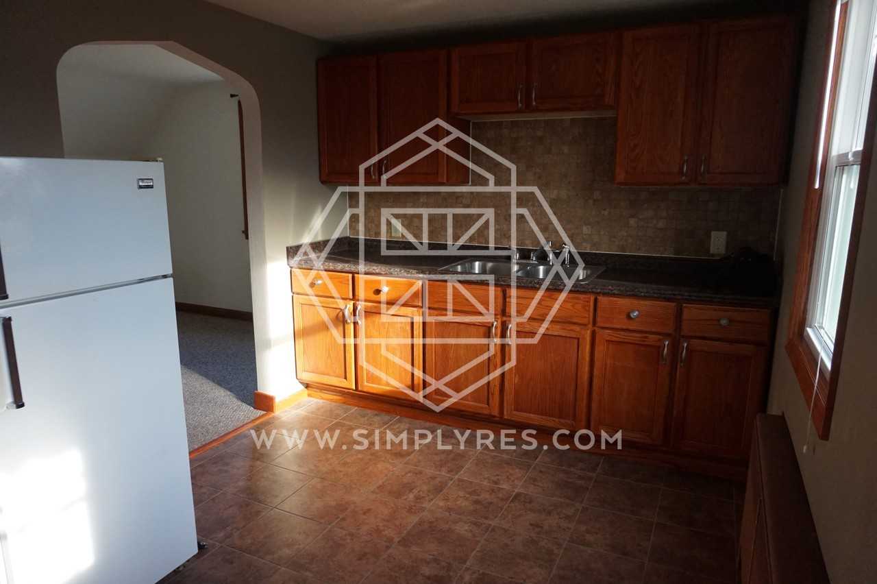 203 Richmond St W #2 - Photo 3 of 9