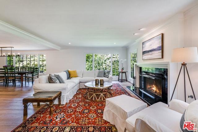 28925 Cliffside Dr - Photo 2 of 8