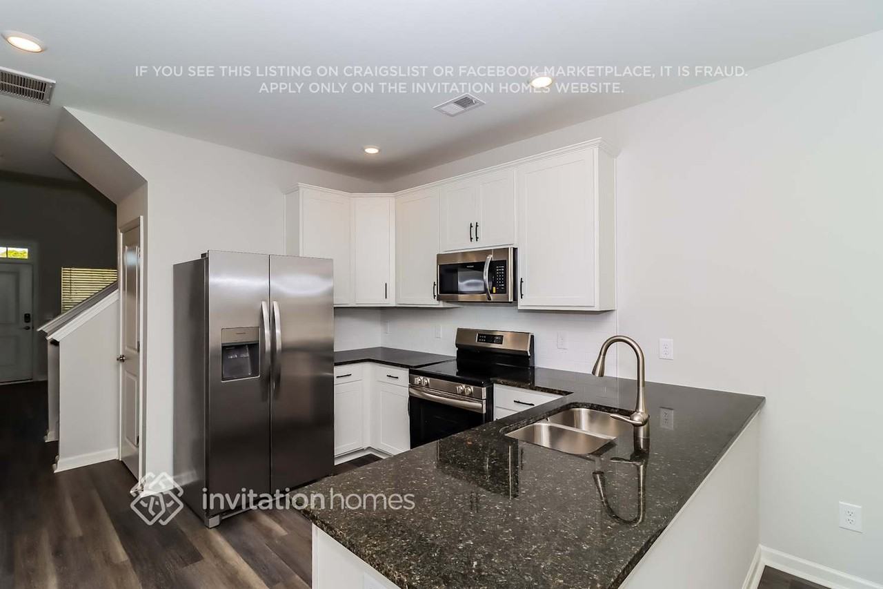 802 Stewarts Creek Dr - Photo 6 of 15