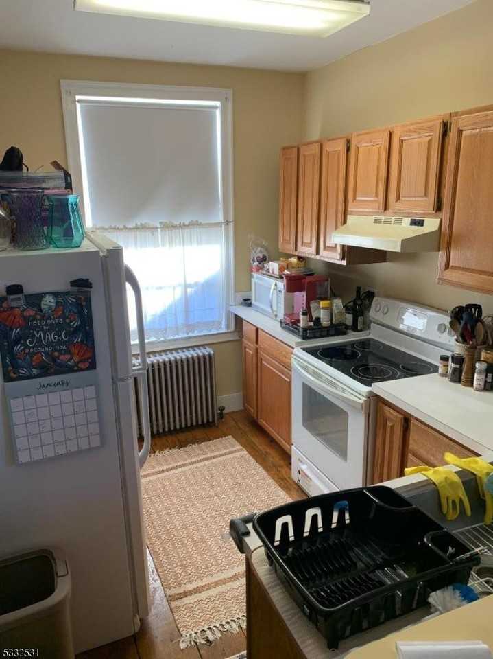 917 Main St - Photo 3 of 8