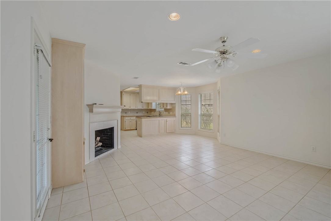 719 Brussels Dr - Photo 5 of 16