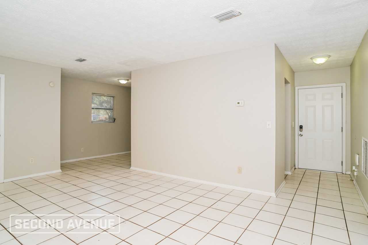 5111 Arrowsmith Rd - Photo 5 of 27