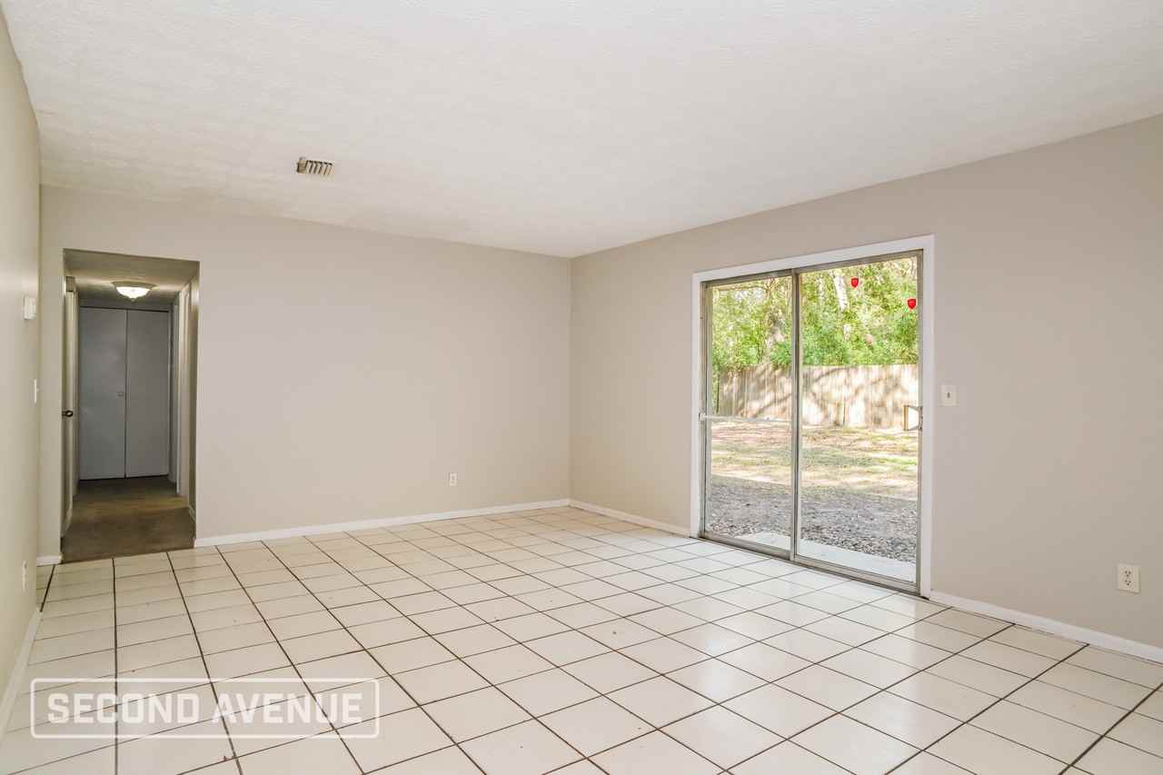 5111 Arrowsmith Rd - Photo 6 of 27