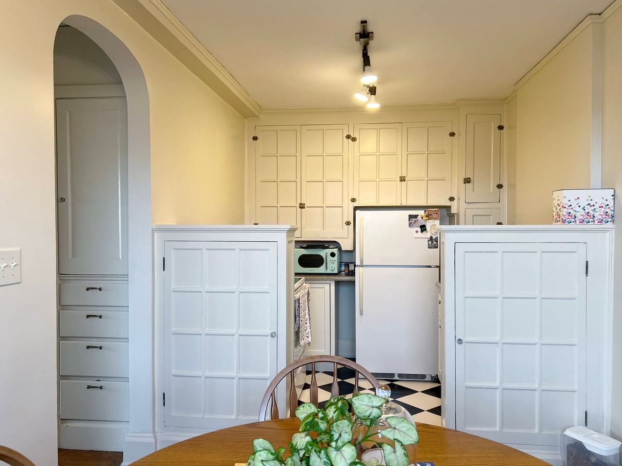 Elliott Apartments - Photo 5 of 19