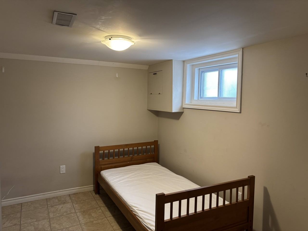 1 West 3rd Street, Hamilton - Photo 3 of 24