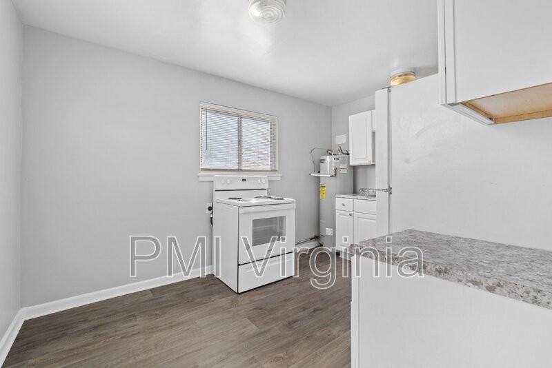 2239 Hanson Ave #3 - Photo 3 of 21