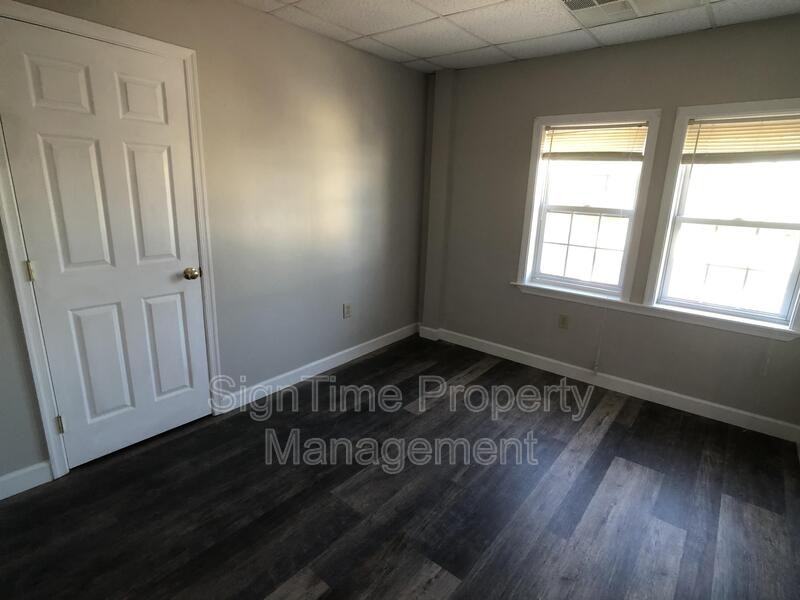 702 N Mulberry St - Photo 5 of 11