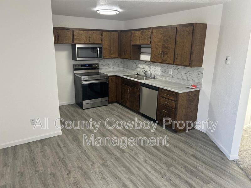 4210 Comanche Dr - Photo 2 of 12