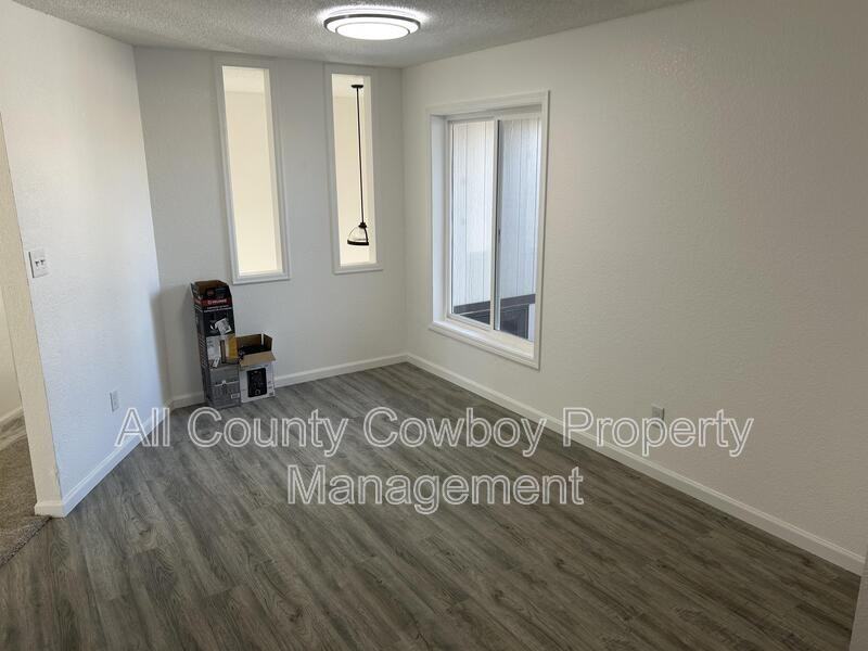 4210 Comanche Dr - Photo 3 of 12