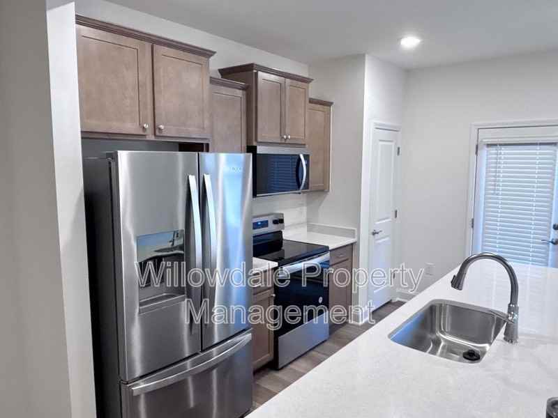 44 Lavender Ln - Photo 6 of 36