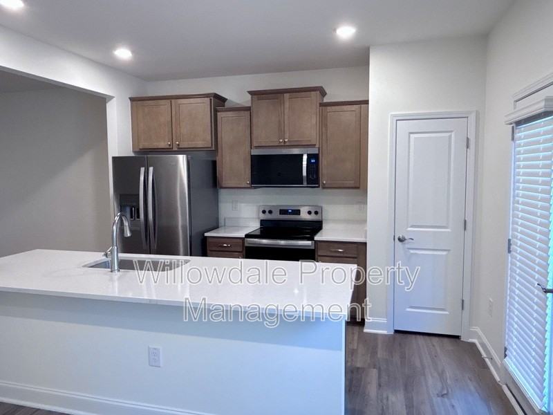 44 Lavender Ln - Photo 7 of 36