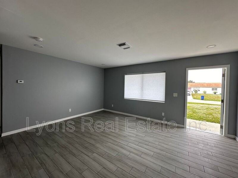 139 Gordon Ave S - Photo 4 of 16