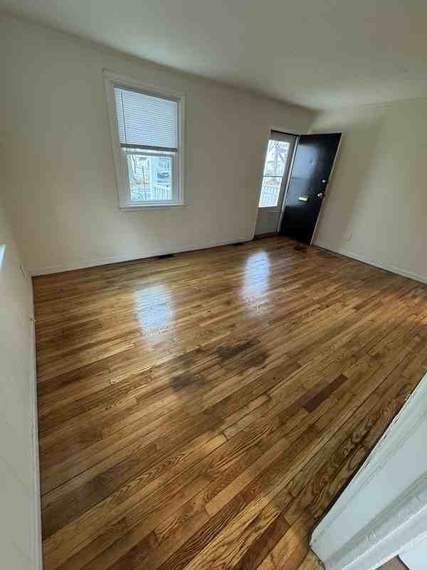 3419 Meadowbridge Rd - Photo 3 of 11