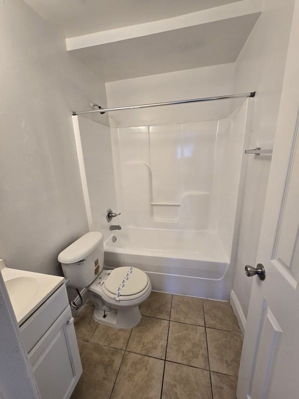 2108 Phaup St #E - Photo 2 of 18