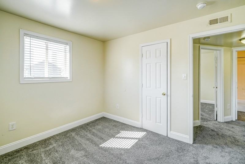 2108 Phaup St #E - Photo 7 of 18