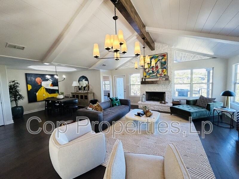 321 Village View Drive - Photo 4 of 48