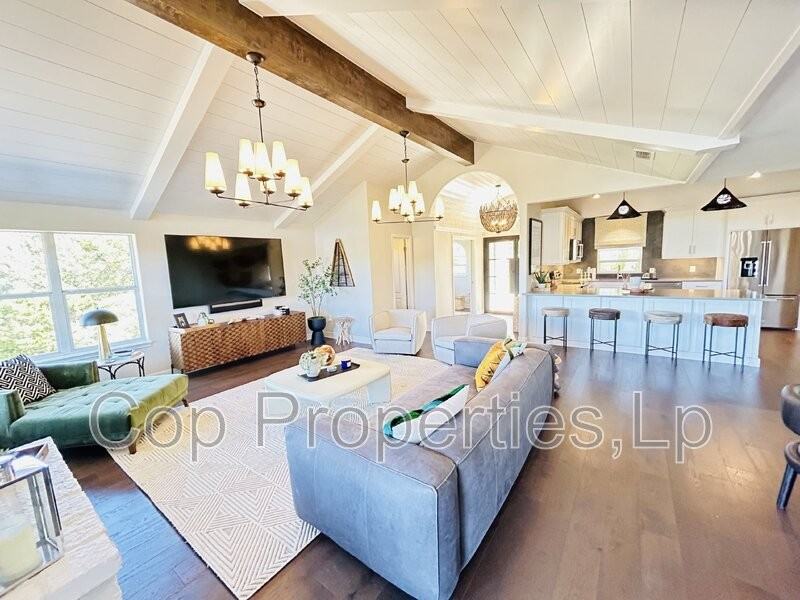 321 Village View Drive - Photo 6 of 48