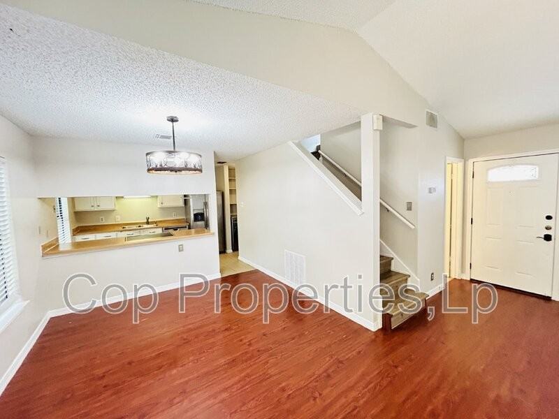 6135 Valley Bay Dr - Photo 3 of 25