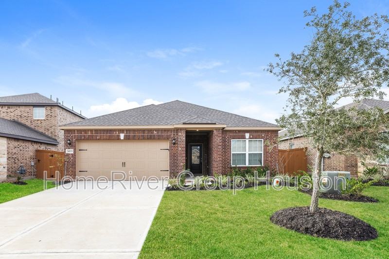 14113 Freeboard Dr - Photo 2 of 33