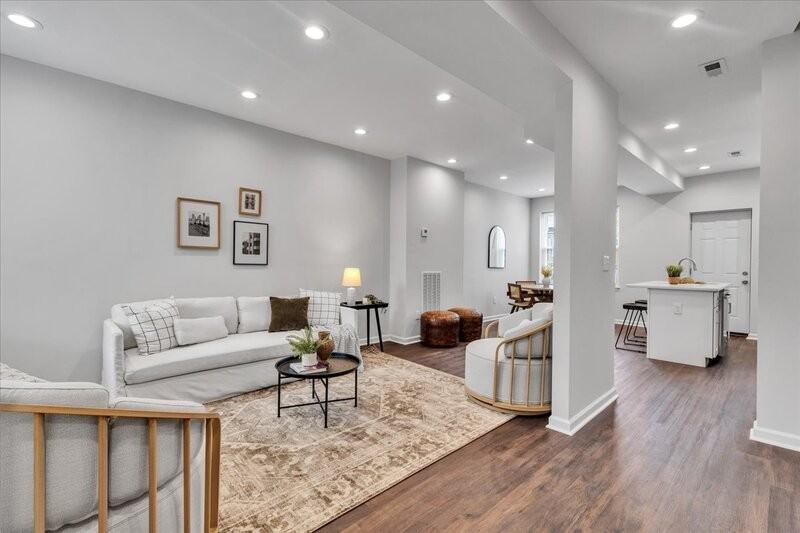 787 N Grantley St - Photo 2 of 31