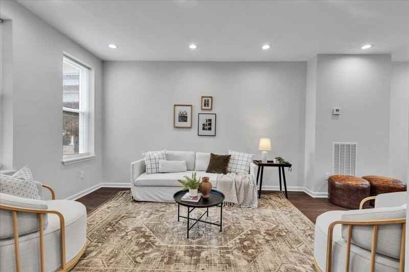 787 N Grantley St - Photo 3 of 31