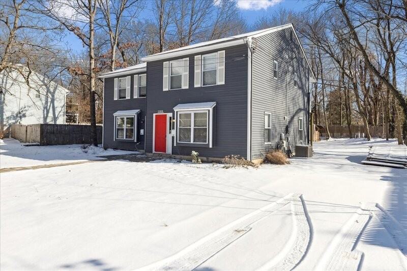 118 Franklin Ave - Photo 3 of 23