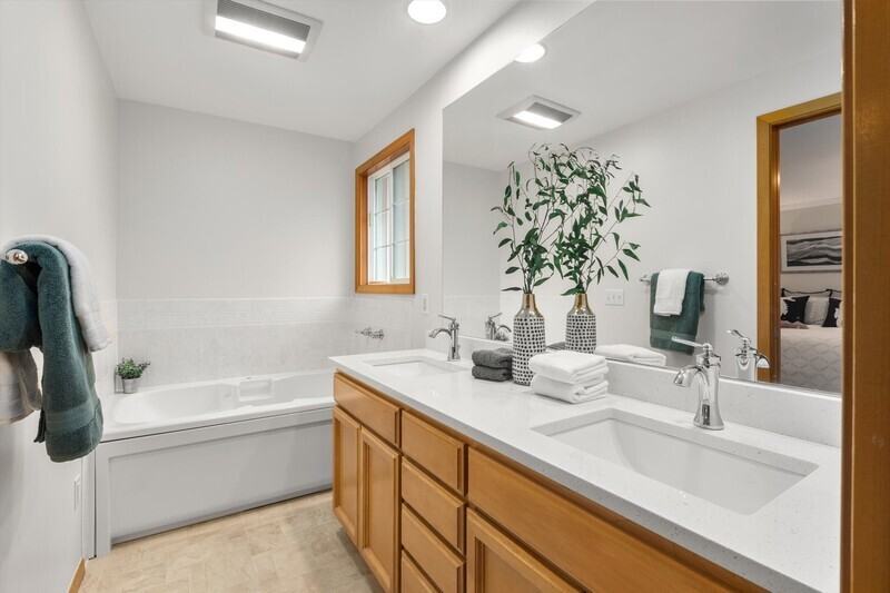 16528 Ne 27th St - Photo 2 of 15