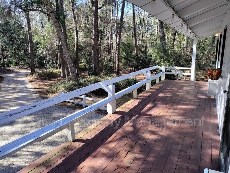 11 Southwood Dr - Photo 2 of 14