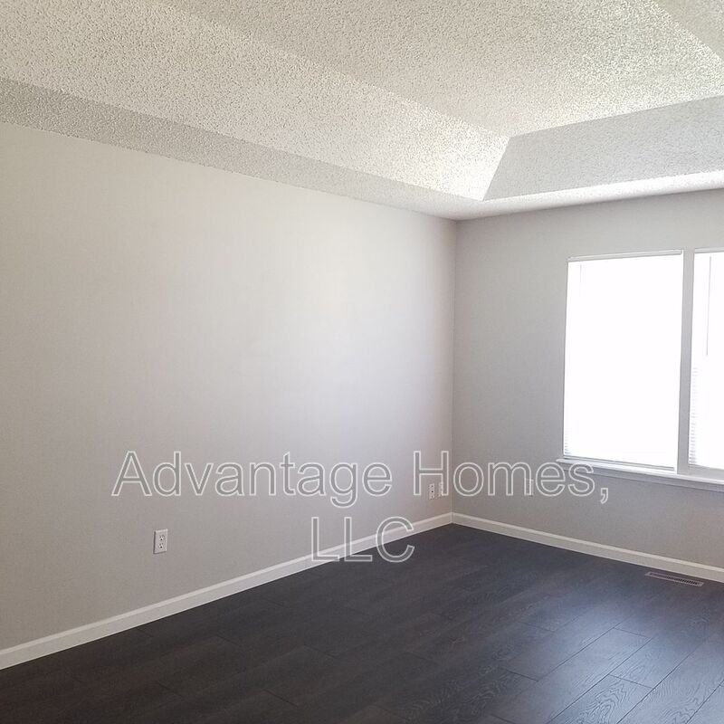 11418 E 71st St - Photo 6 of 31