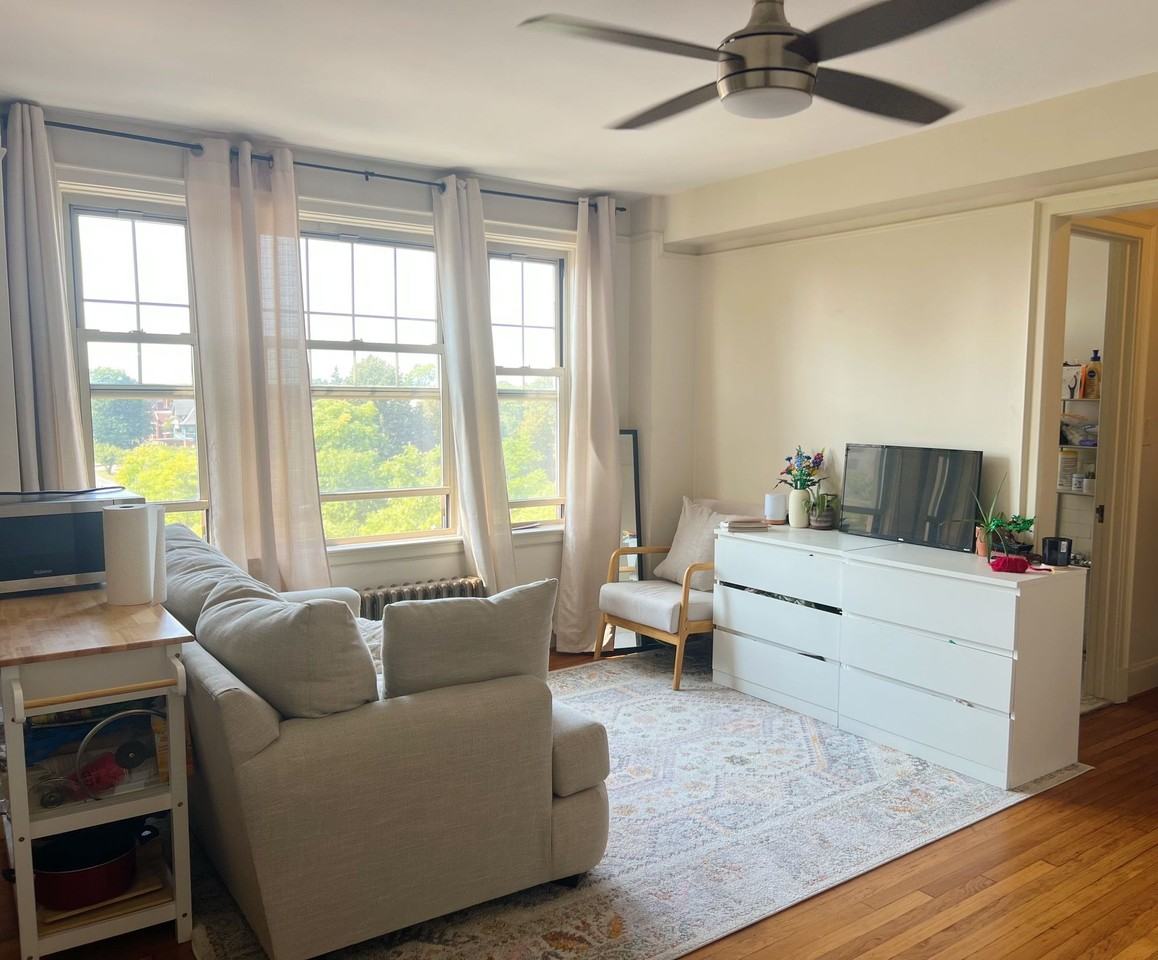 Mayflower Apartments - Photo 2 of 17