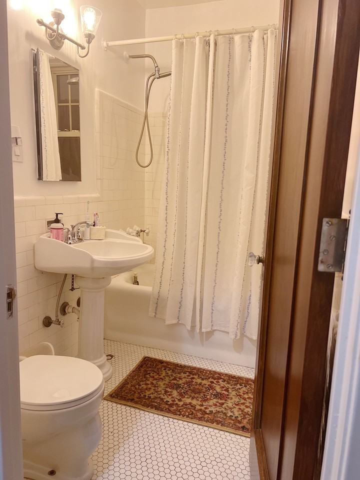 Mayflower Apartments - Photo 7 of 17