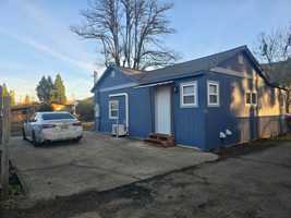 featured image of 537 W Fir St