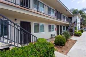 featured image of 802 Franklin Ave