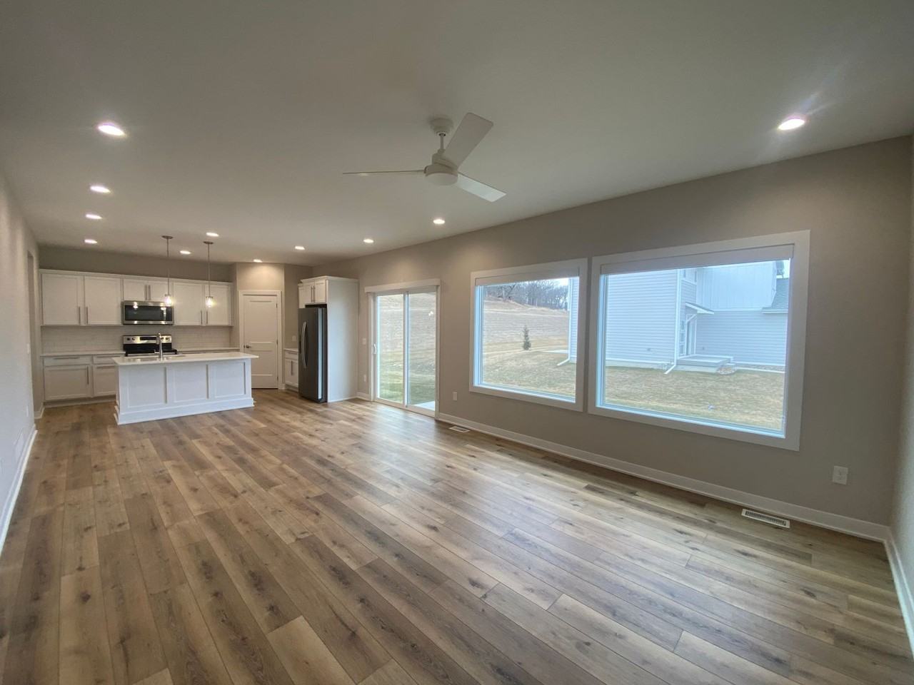 10145 Divine Pl - Photo 3 of 21