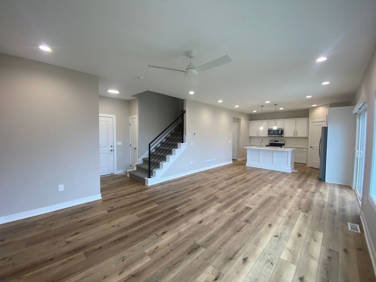 10145 Divine Pl - Photo 4 of 21