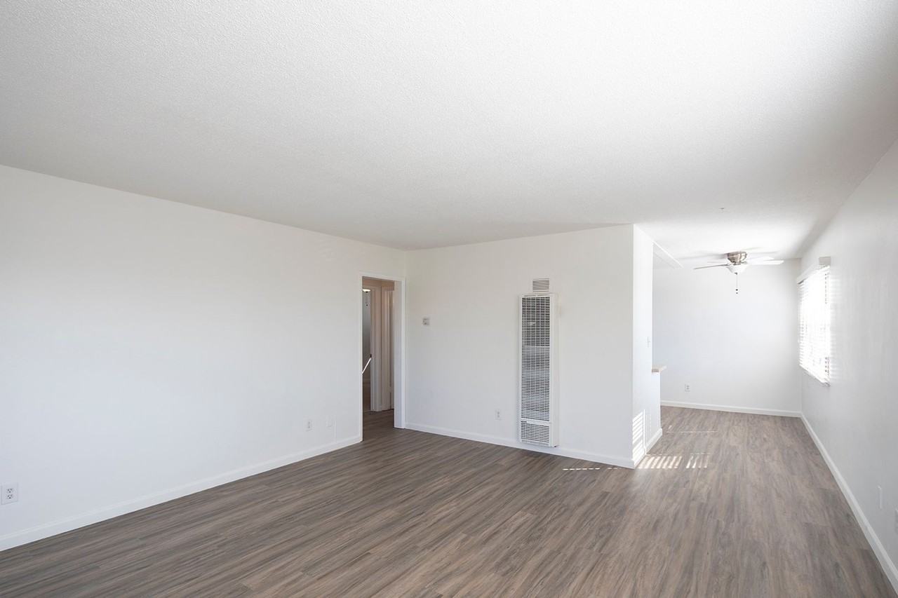 3052 1/2 Ivy St - Photo 3 of 7