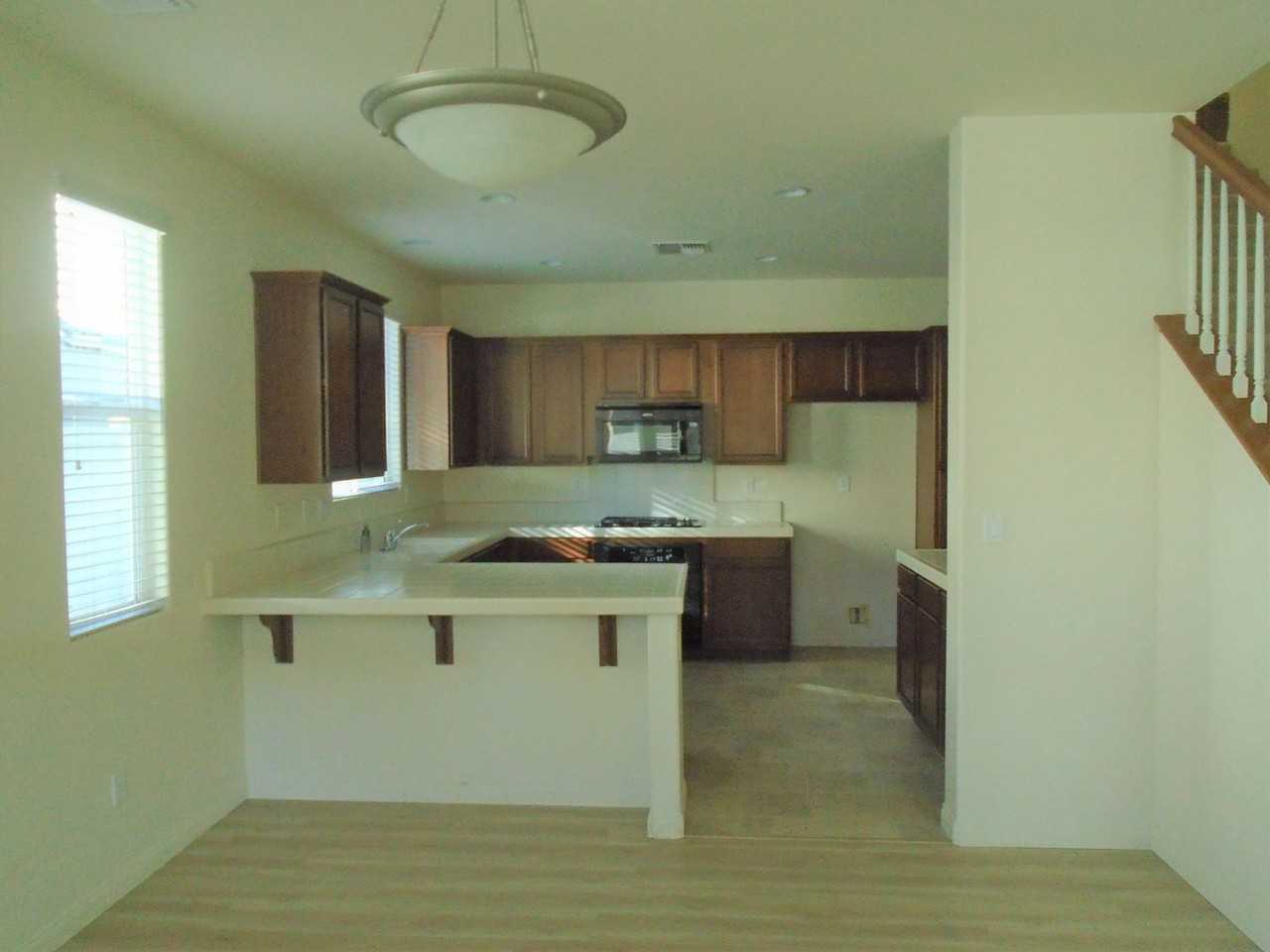 1813 New Riders St - Photo 3 of 14