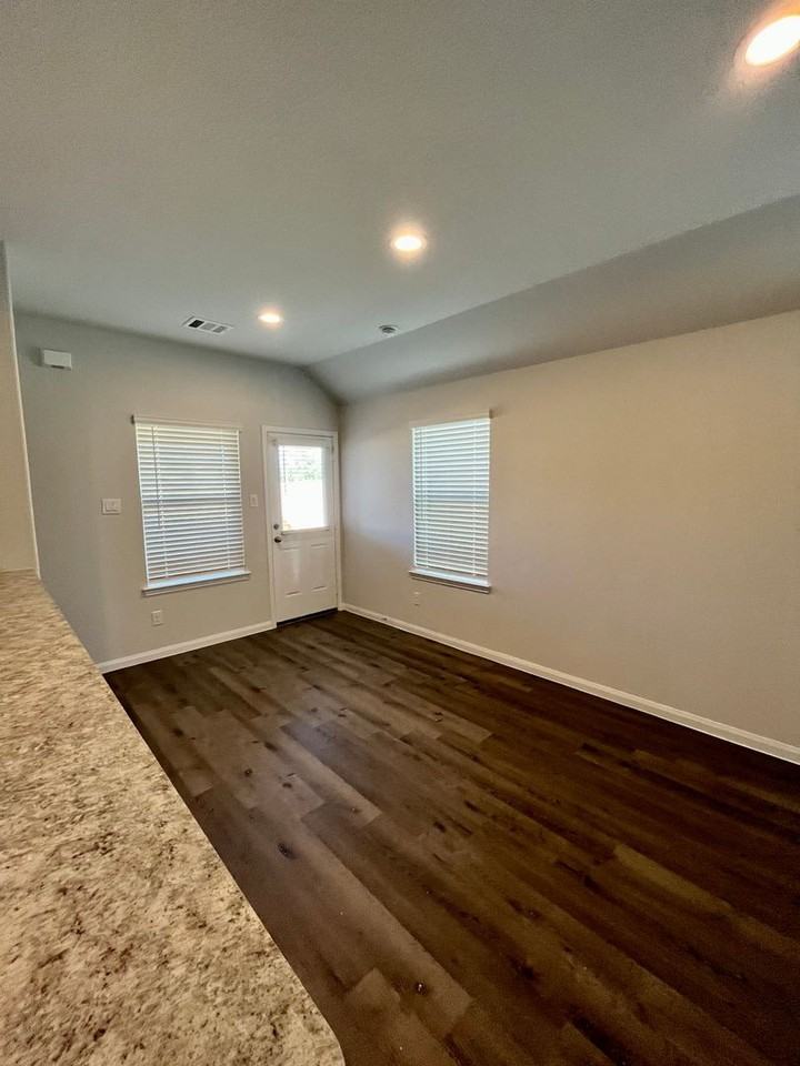 973 Rice Dr - Photo 3 of 19