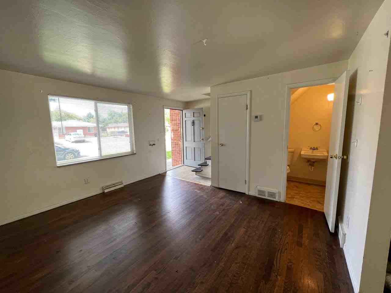 Everett4560-66 - Photo 2 of 23