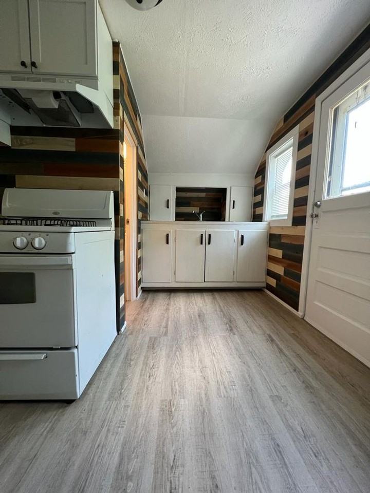 542 W. 4th St. - Photo 4 of 14