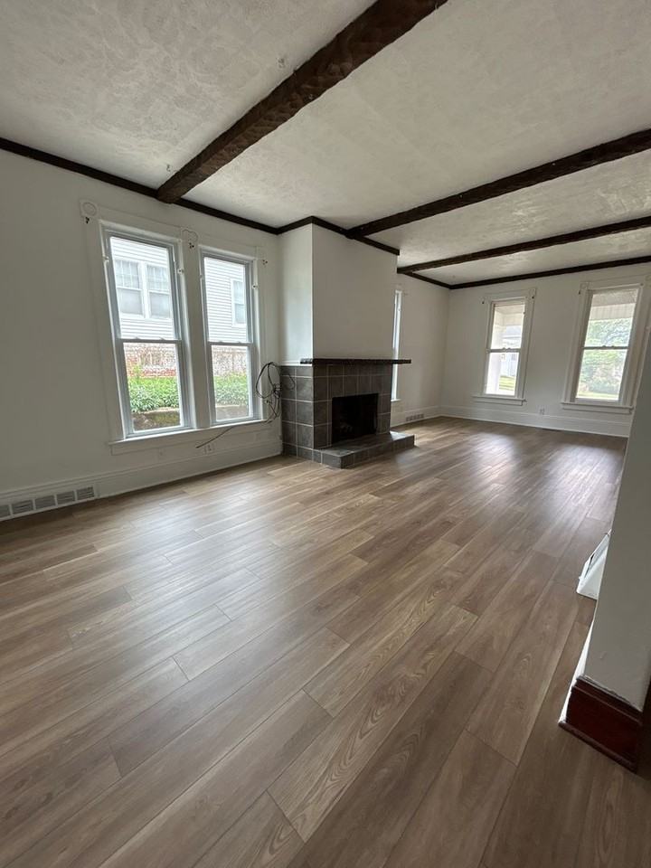 326 Sherman Ave - Photo 4 of 15