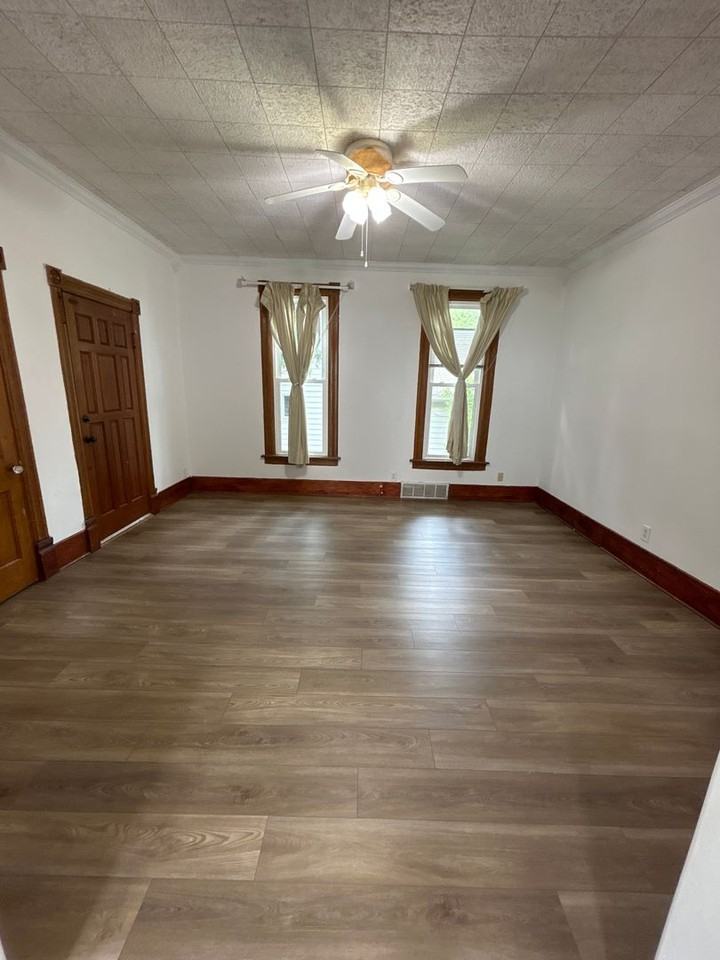 326 Sherman Ave - Photo 5 of 15