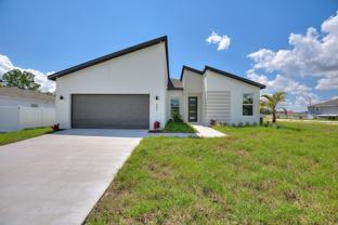 402 Oakland Ln - Photo 1 of 1