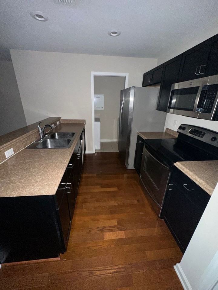 Lexington Woods - Photo 4 of 21